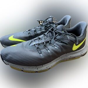 Nike Quest Men’s Running Shoes – Size 9.5